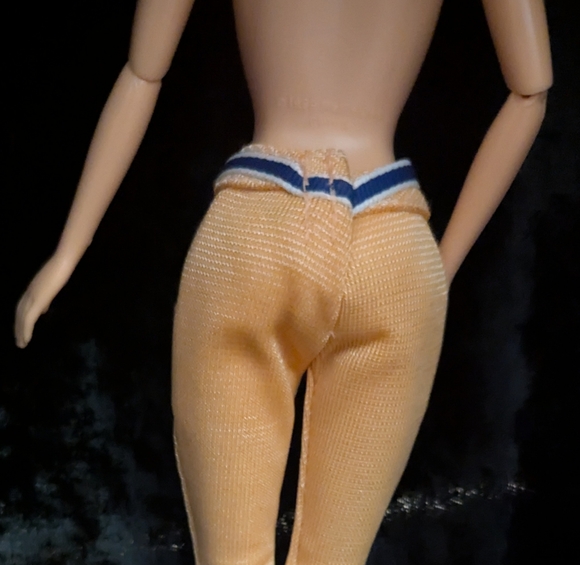 My Scene Chelsea Chillin Out Doll - Picture 6 of 7